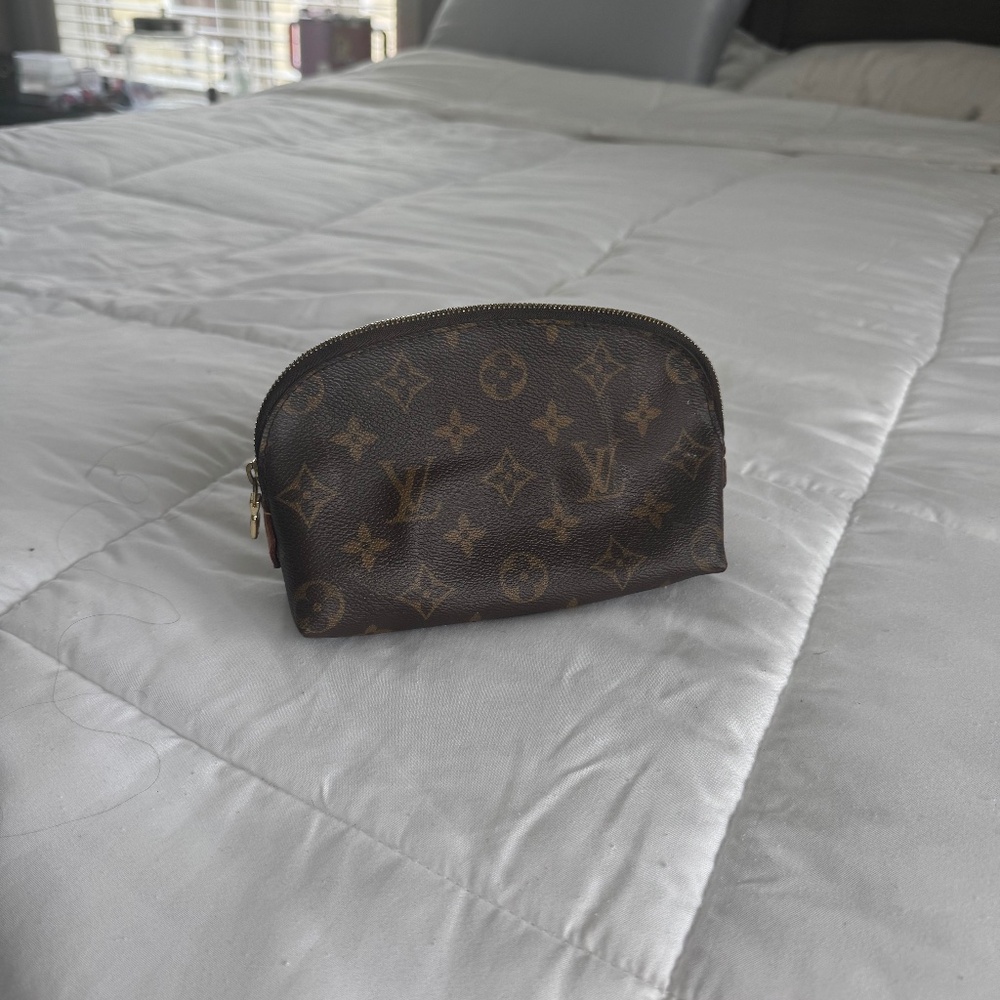 Louis Vuitton Cosmetic Pouch - Picture 3 of 4